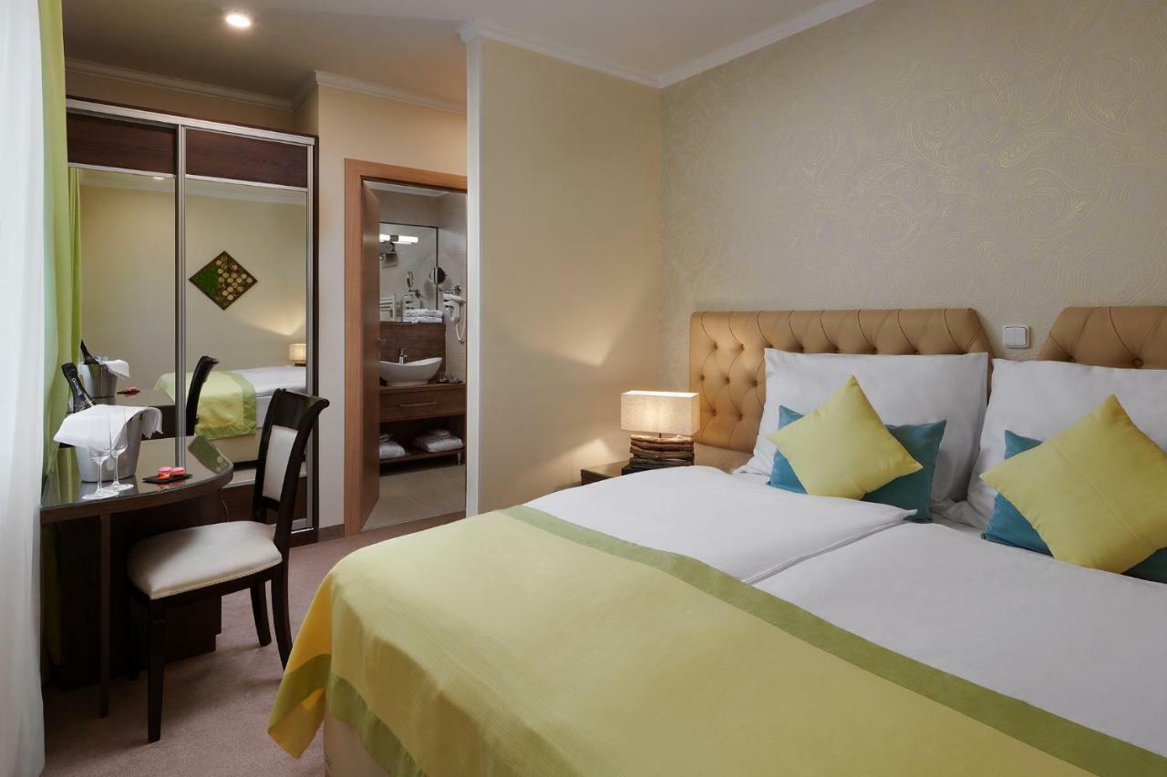 Honour And Grace Hotel Jáchymov Dış mekan fotoğraf
