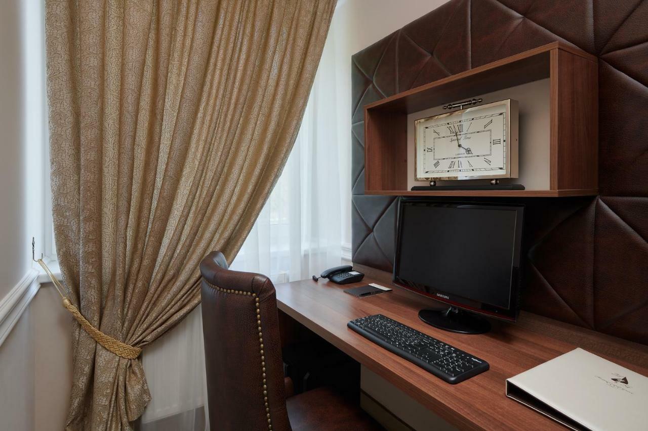 Honour And Grace Hotel Jáchymov Dış mekan fotoğraf