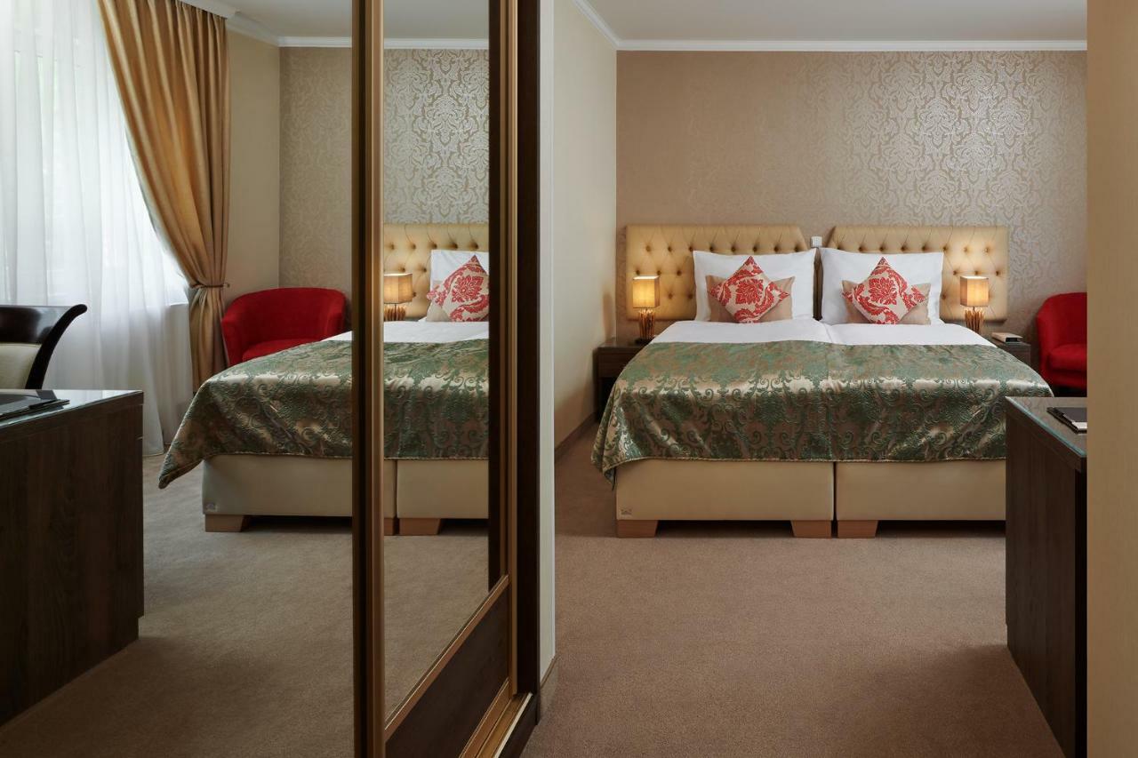 Honour And Grace Hotel Jáchymov Dış mekan fotoğraf